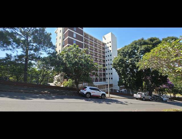 1.5 BEDROOM APARTMENT TO LET IN GLENWOOD